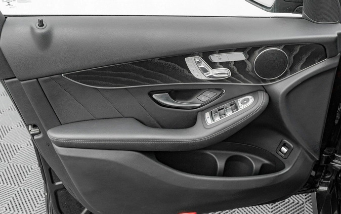 Mercedes-Benz GLC cena 213850 przebieg: 48628, rok produkcji 2021 z Piastów małe 781